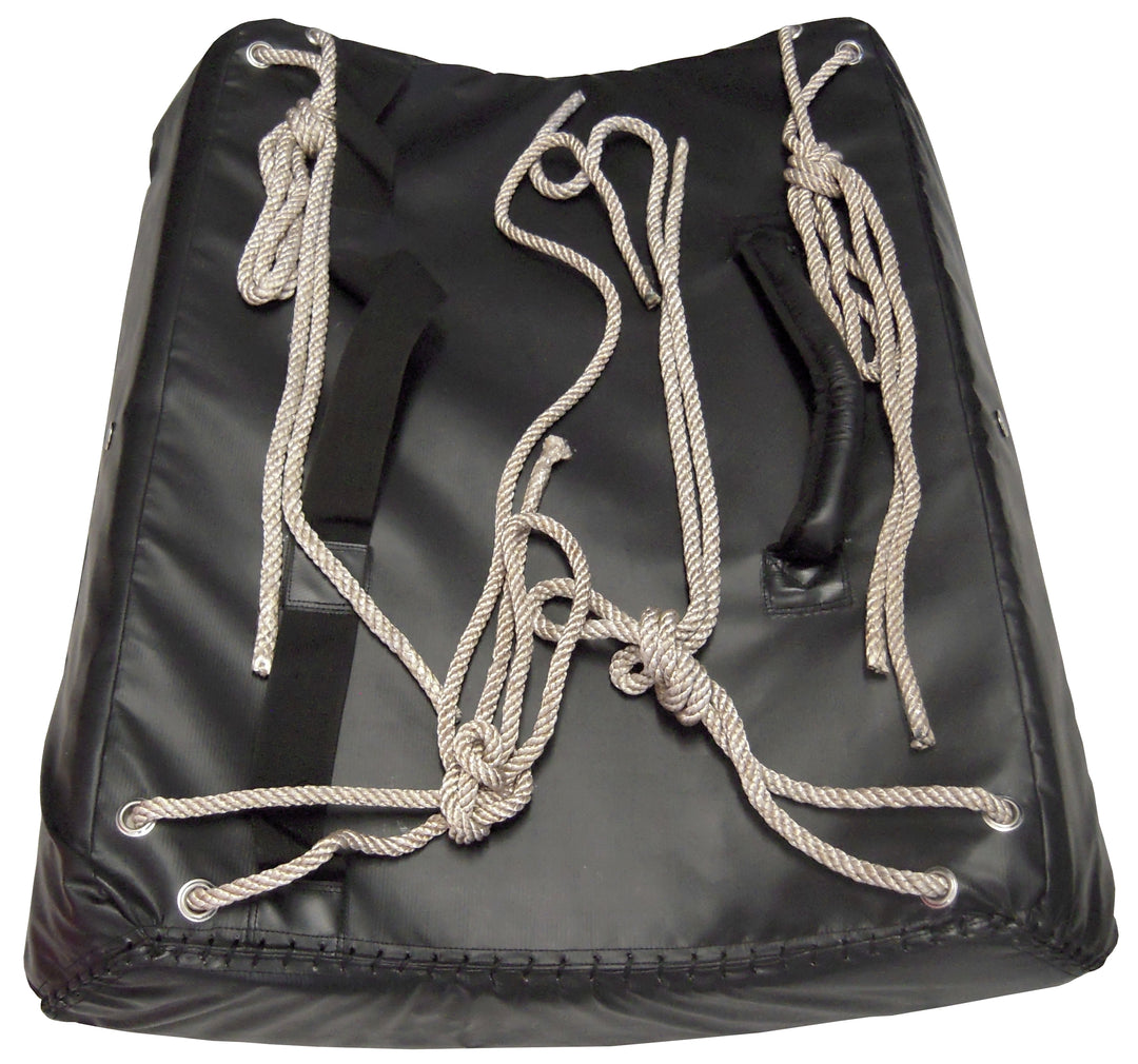 Bouclier courbé pour travail à main nue ou avec arme