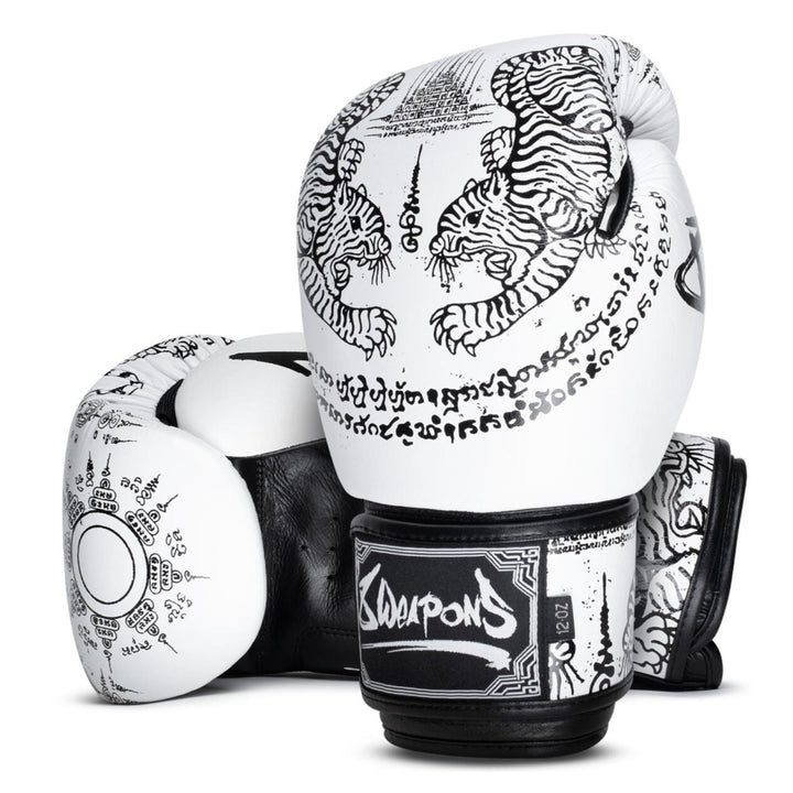 Gants de boxe 8 Weapons "Sak Yant Tigers"